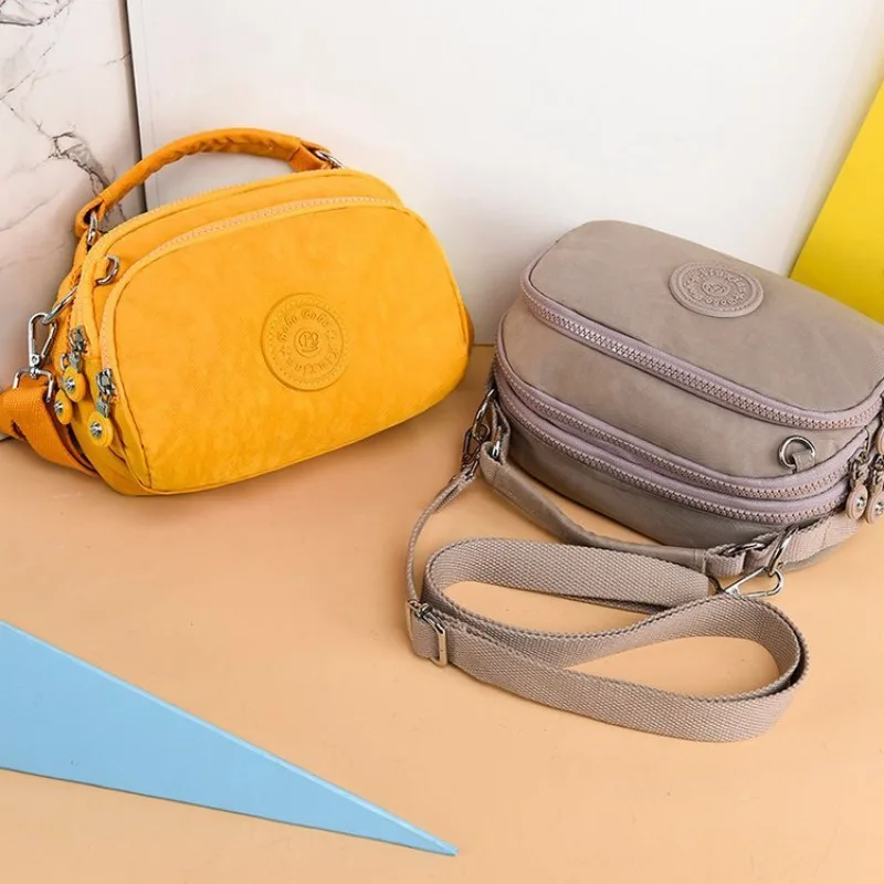 Interior Design News - Bolsas de ombro monocromáticas para mulheres,
