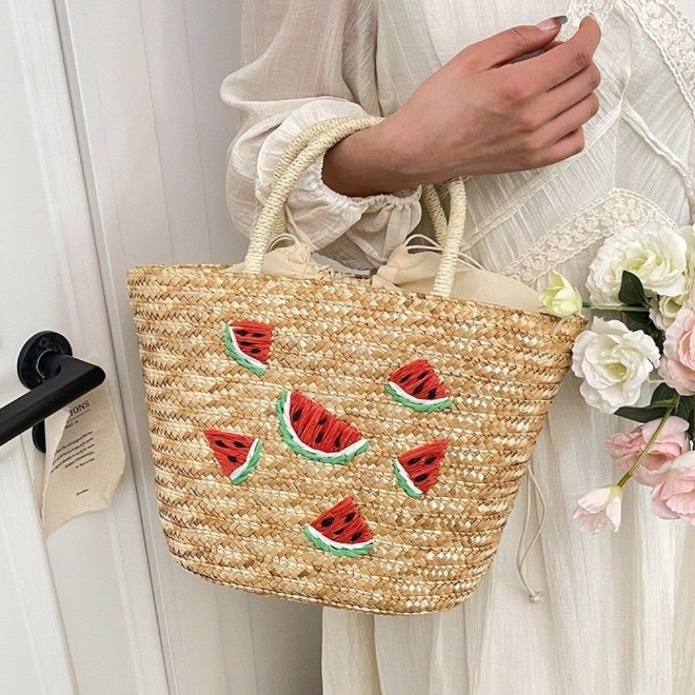 Interior Design Style - Bolsas de Palha com Bordado de