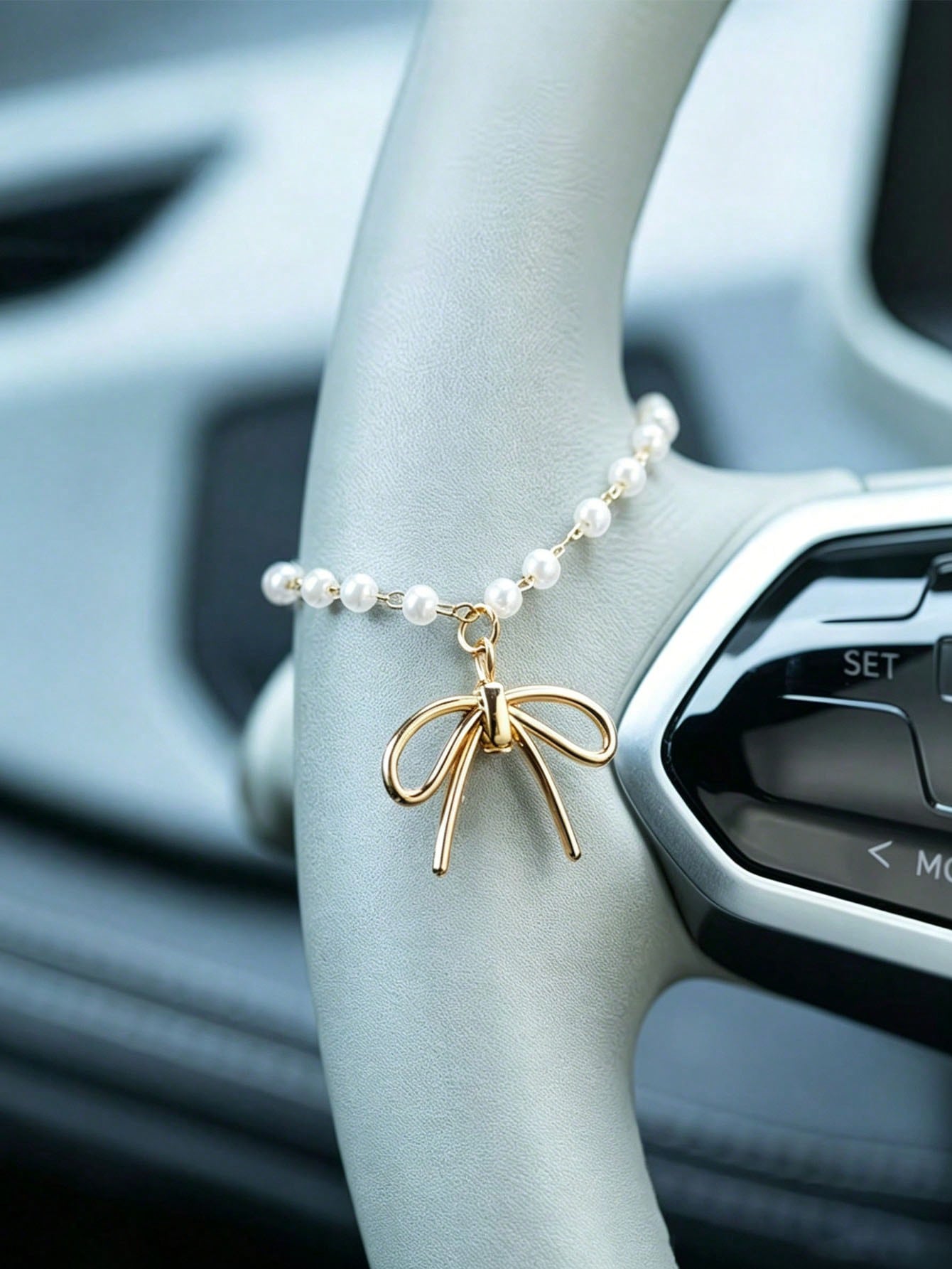 Pingente de Carro com Laço de  - Interior Design Minimalist avaliação e preço