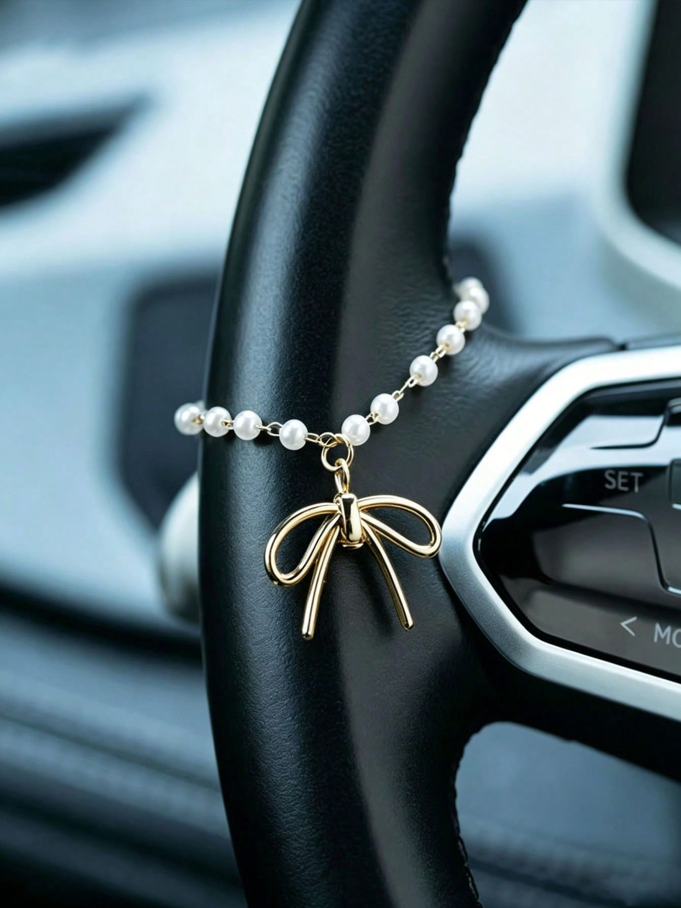 Pingente de Carro com Laço de  - Interior Design Minimalist avaliação e preço